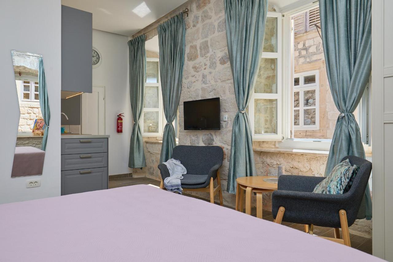 Nikol Apartment